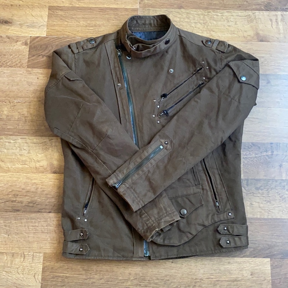 Boys Jacket Color olive size medium
